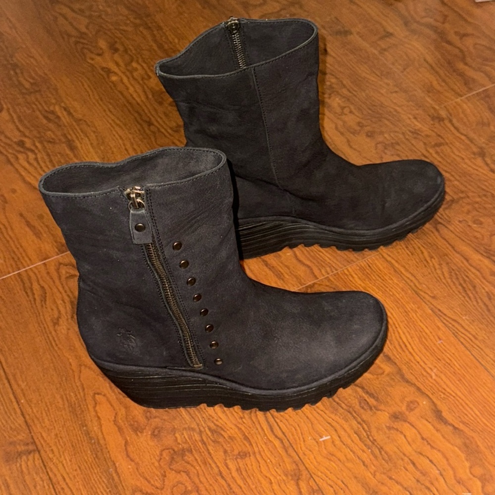 FLY London Nubuck Suede Leather Zip Mid Boots Yemi Black EU 40 / US 9.5 LIKE NEW